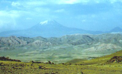 Malý a Veľký Ararat z diaľky